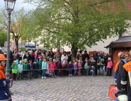 Maibaum aufstellen 6